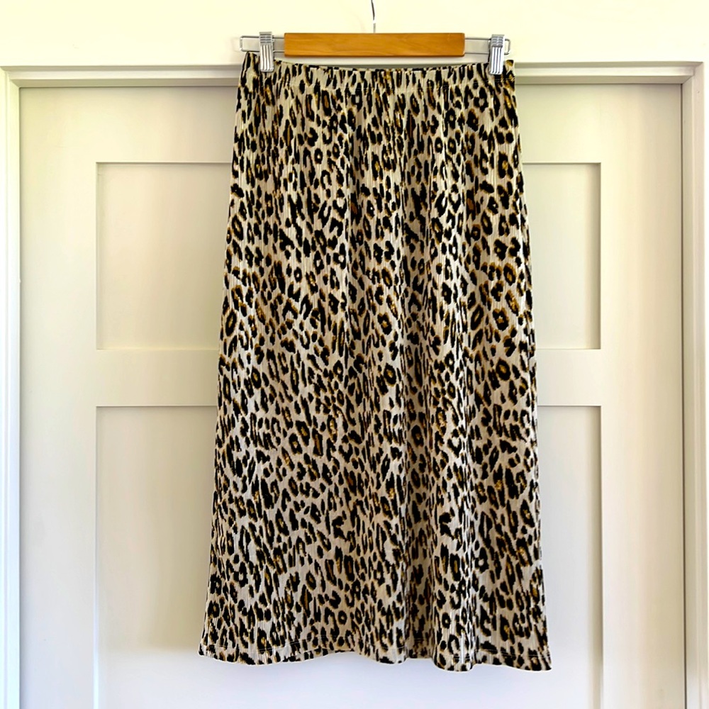 Amuse Society crinkle leopard print midi skirt size small EUC